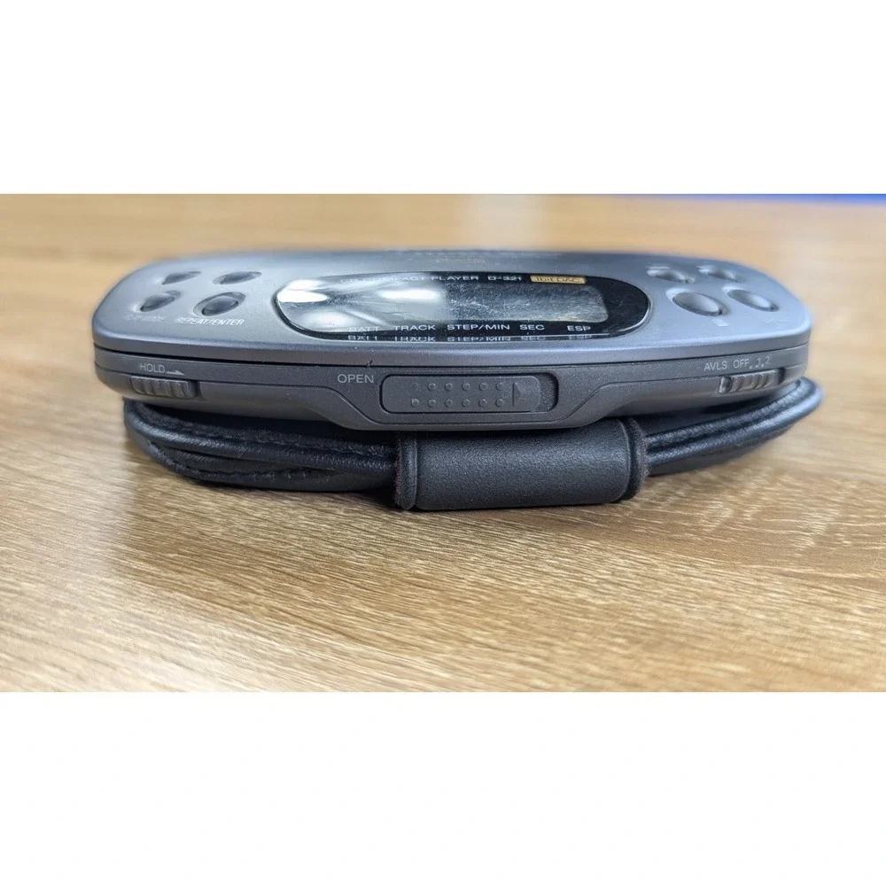 Sony Discman D-321 CD Player TESTED WORKING damaged AVLS Function *READ*
